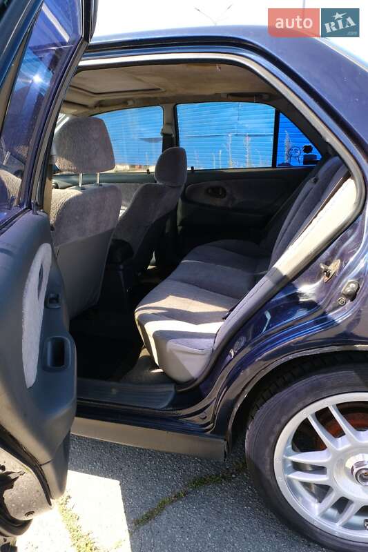 Седан Mitsubishi Lancer 1995 в Харькове