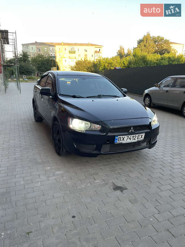 Седан Mitsubishi Lancer 2010 в Полонном