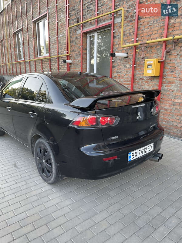 Седан Mitsubishi Lancer 2010 в Полонном