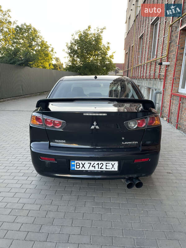 Седан Mitsubishi Lancer 2010 в Полонном