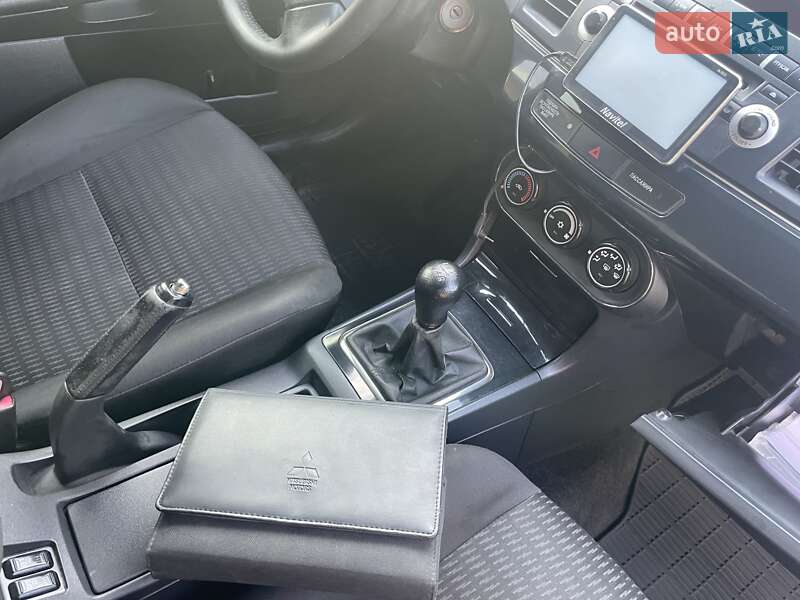 Седан Mitsubishi Lancer 2012 в Кобеляках