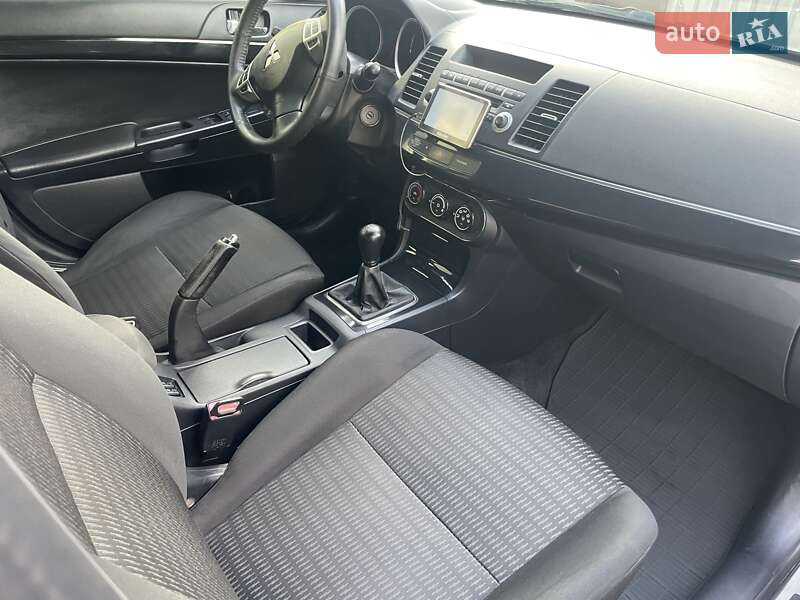 Седан Mitsubishi Lancer 2012 в Кобеляках