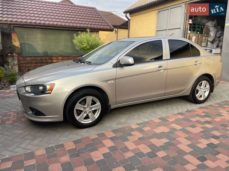 Седан Mitsubishi Lancer 2012 в Кобеляках