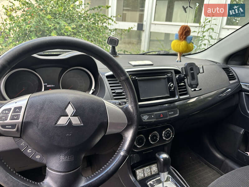 Седан Mitsubishi Lancer 2013 в Старичах
