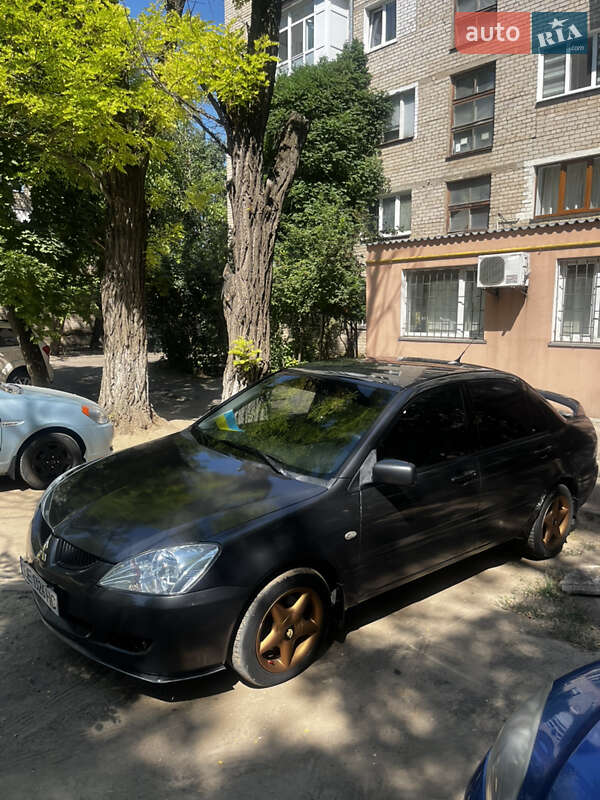 Седан Mitsubishi Lancer 2004 в Миколаєві