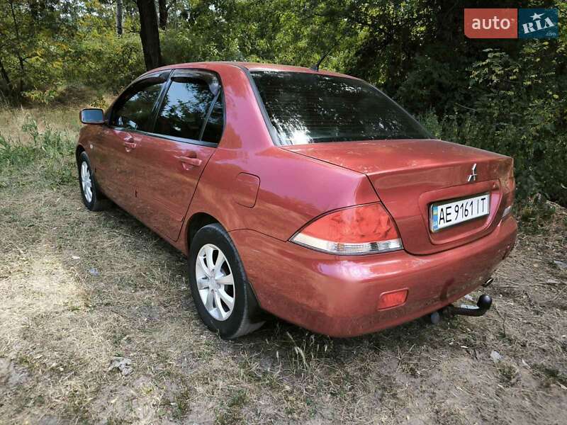 Седан Mitsubishi Lancer 2004 в Днепре
