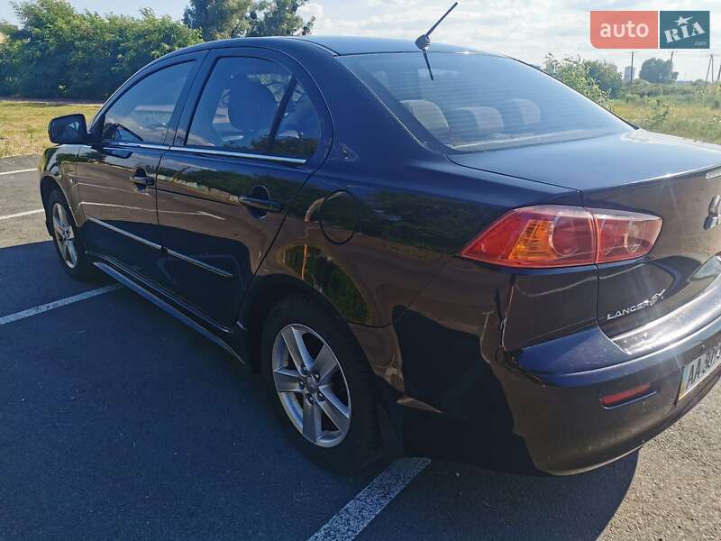 Седан Mitsubishi Lancer 2008 в Киеве