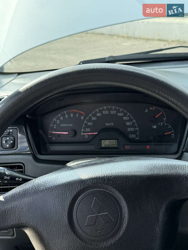 Седан Mitsubishi Lancer 2003 в Киеве