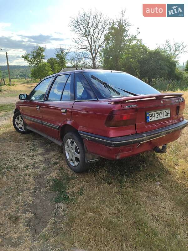 Лифтбек Mitsubishi Lancer 1989 в Великой Михайловке