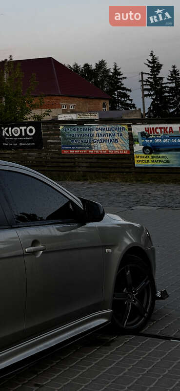 Седан Mitsubishi Lancer 2008 в Березному