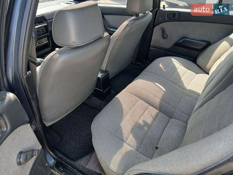 Седан Mitsubishi Lancer 1992 в Одессе