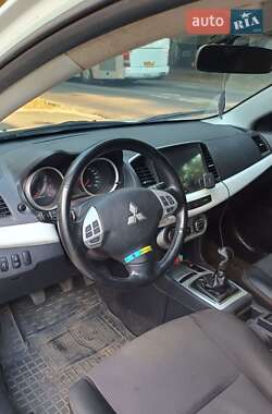 Хэтчбек Mitsubishi Lancer 2011 в 