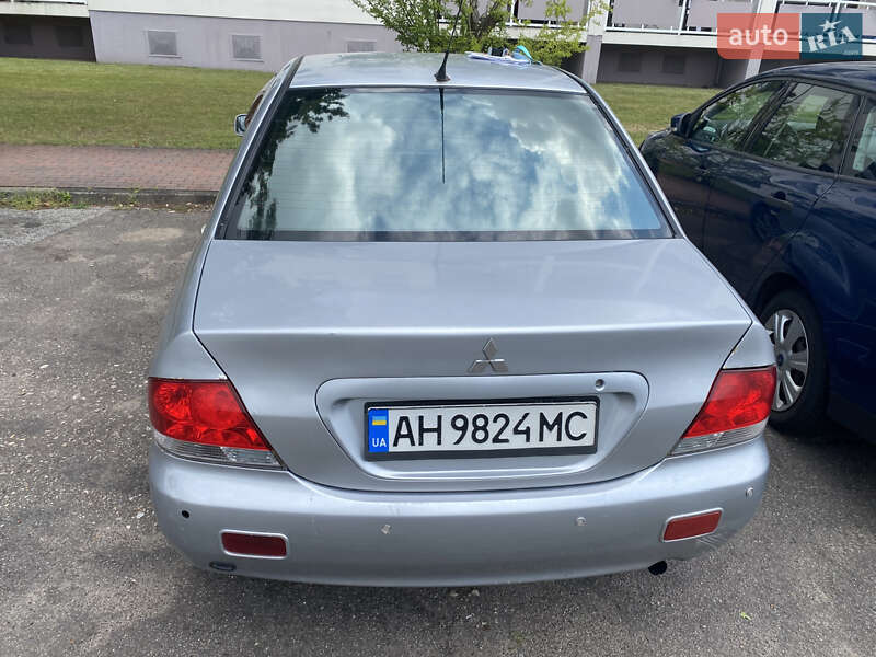 Седан Mitsubishi Lancer 2005 в Львове