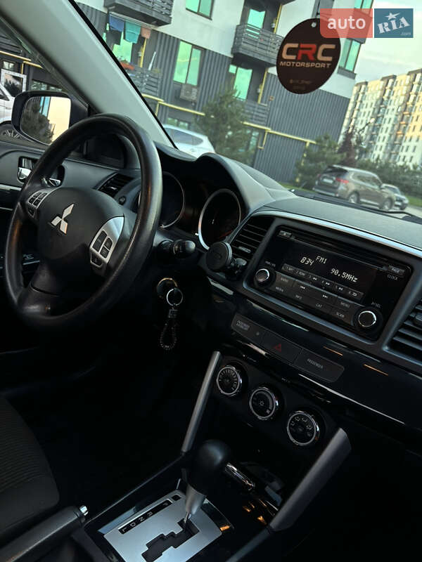 Седан Mitsubishi Lancer 2015 в Киеве