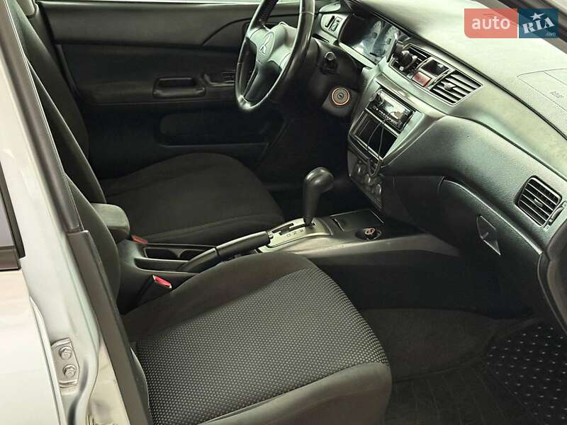 Седан Mitsubishi Lancer 2007 в Одессе