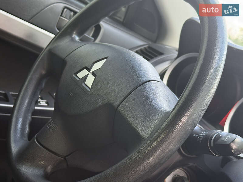 Седан Mitsubishi Lancer 2008 в Днепре