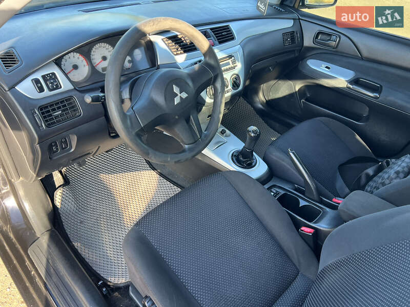 Седан Mitsubishi Lancer 2006 в Николаеве