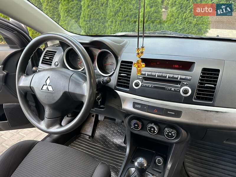 Седан Mitsubishi Lancer 2009 в Одессе