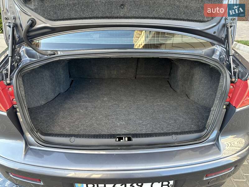 Седан Mitsubishi Lancer 2009 в Одессе