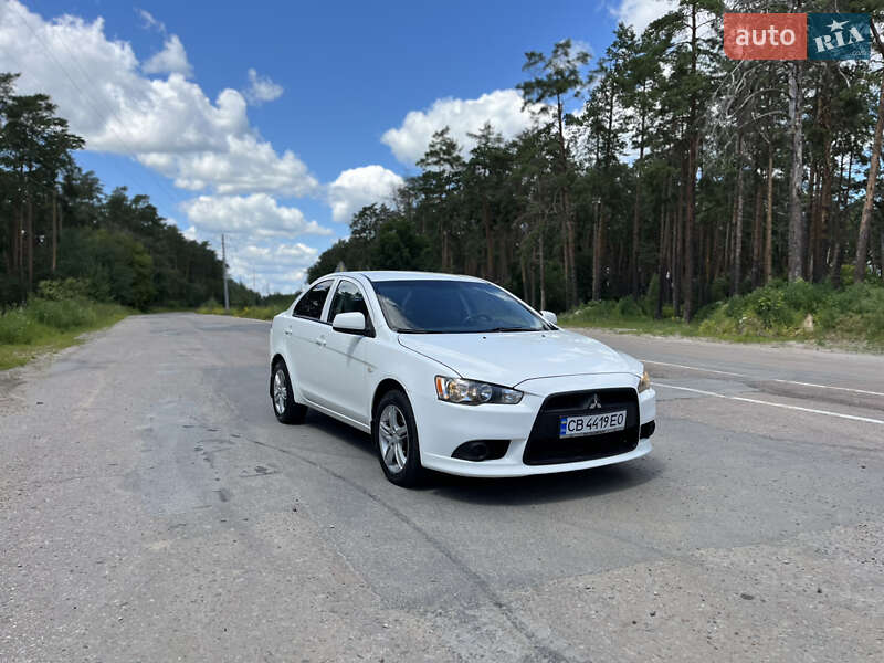 Седан Mitsubishi Lancer 2012 в Чернигове