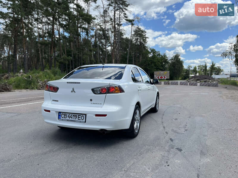 Седан Mitsubishi Lancer 2012 в Чернигове