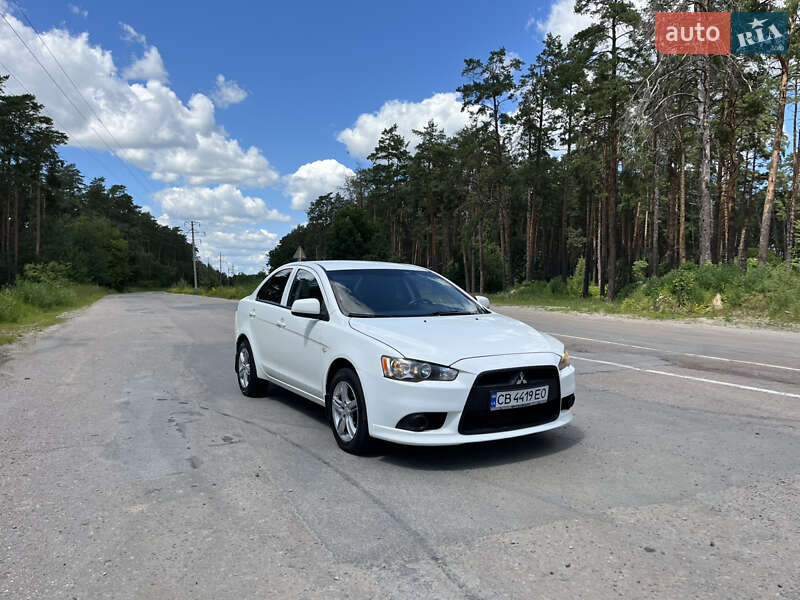 Седан Mitsubishi Lancer 2012 в Чернигове