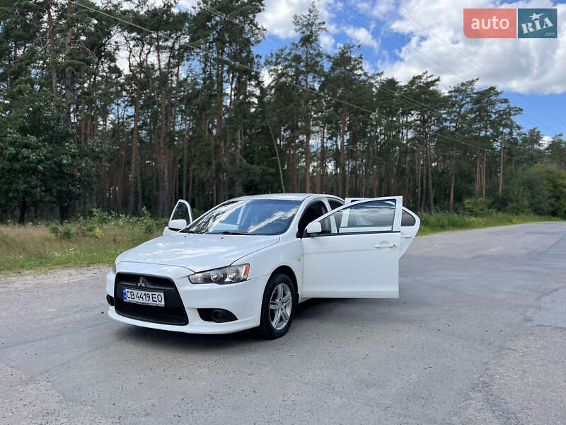 Седан Mitsubishi Lancer 2012 в Чернигове