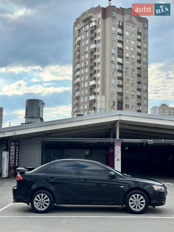 Седан Mitsubishi Lancer 2008 в Киеве