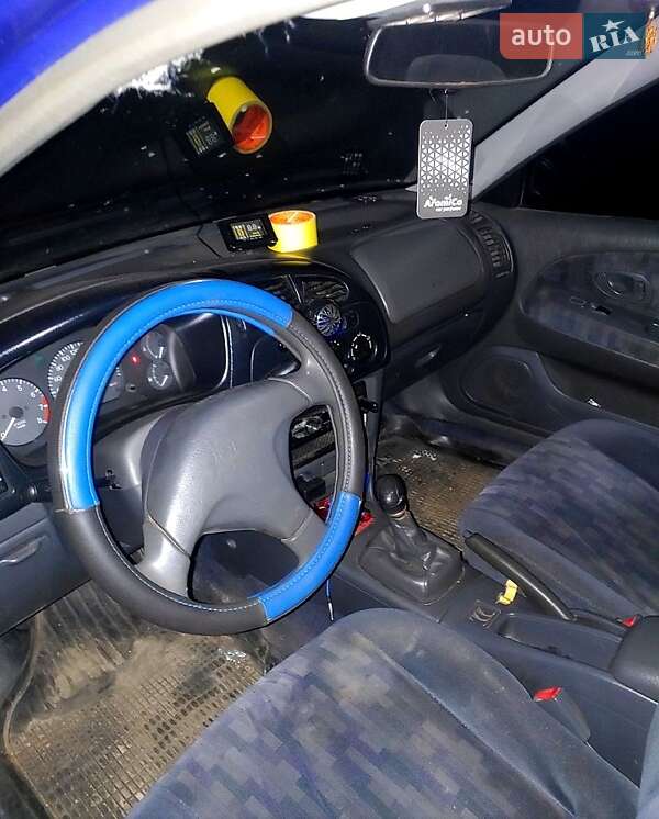 Седан Mitsubishi Lancer 1996 в Никополе