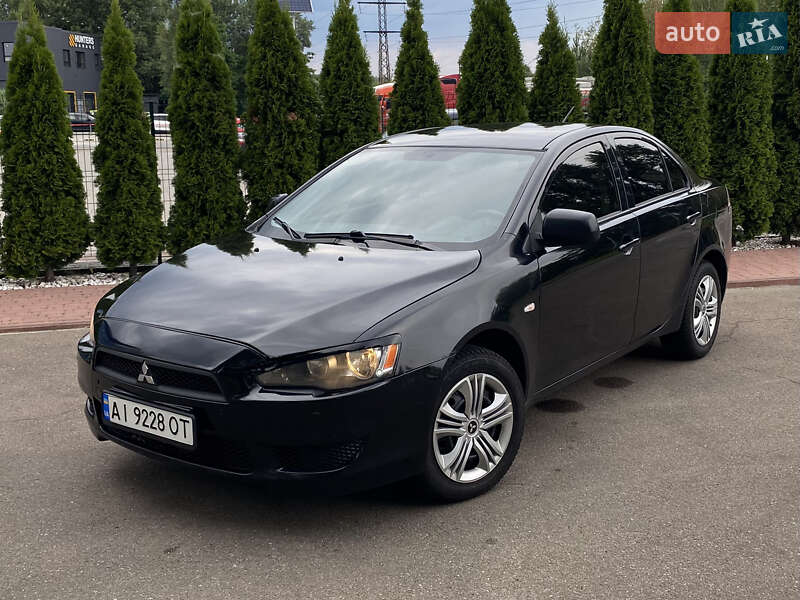Седан Mitsubishi Lancer 2010 в Києві