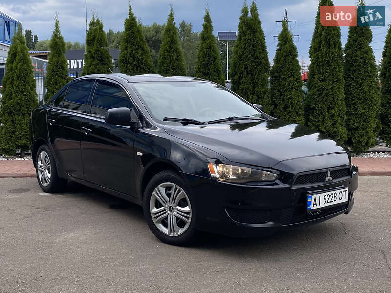 Седан Mitsubishi Lancer 2010 в Києві