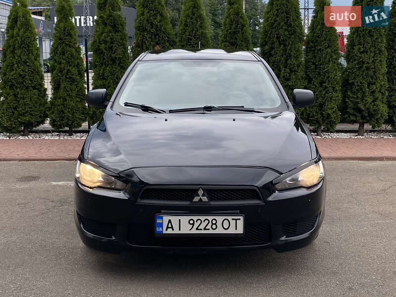 Седан Mitsubishi Lancer 2010 в Києві