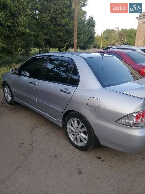 Седан Mitsubishi Lancer 2004 в Одессе