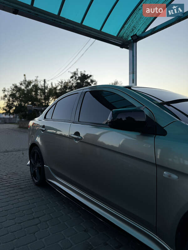Седан Mitsubishi Lancer 2008 в Березному