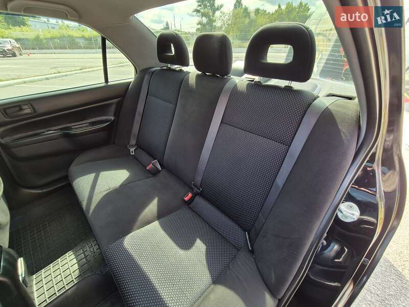 Седан Mitsubishi Lancer 2006 в Києві