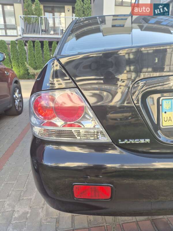 Седан Mitsubishi Lancer 2006 в Києві