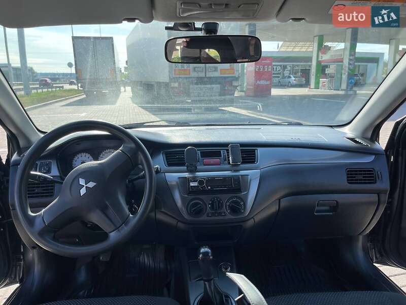 Седан Mitsubishi Lancer 2007 в Киеве