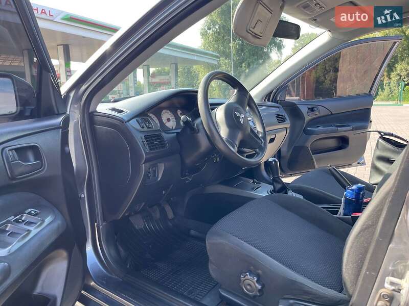 Седан Mitsubishi Lancer 2007 в Киеве