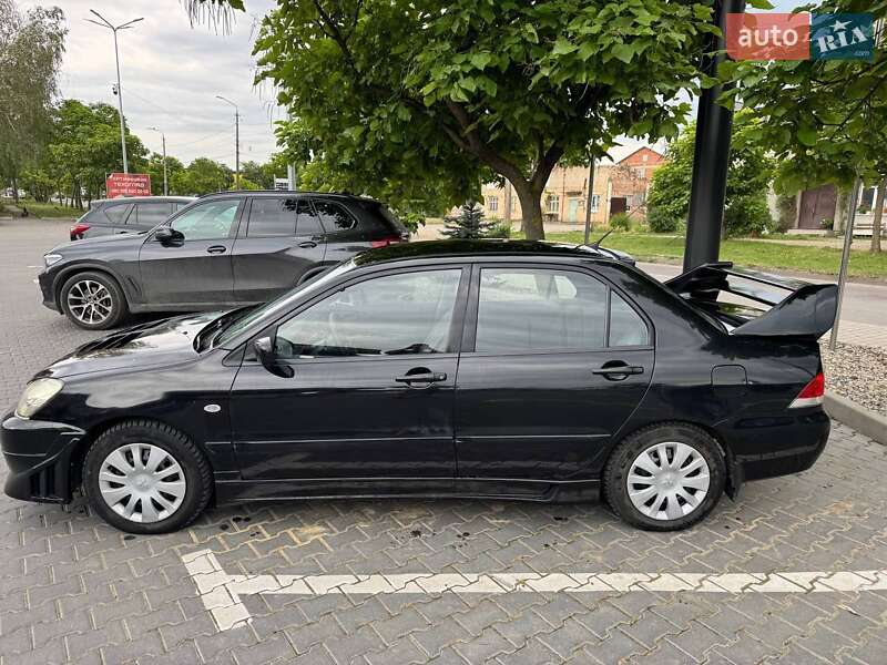 Седан Mitsubishi Lancer 2007 в Черновцах