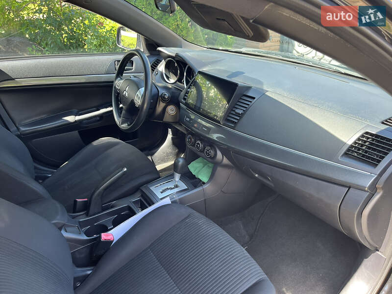 Седан Mitsubishi Lancer 2015 в Фастові