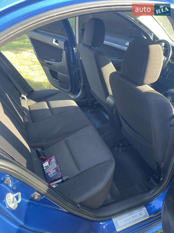 Хетчбек Mitsubishi Lancer 2010 в Гребінці