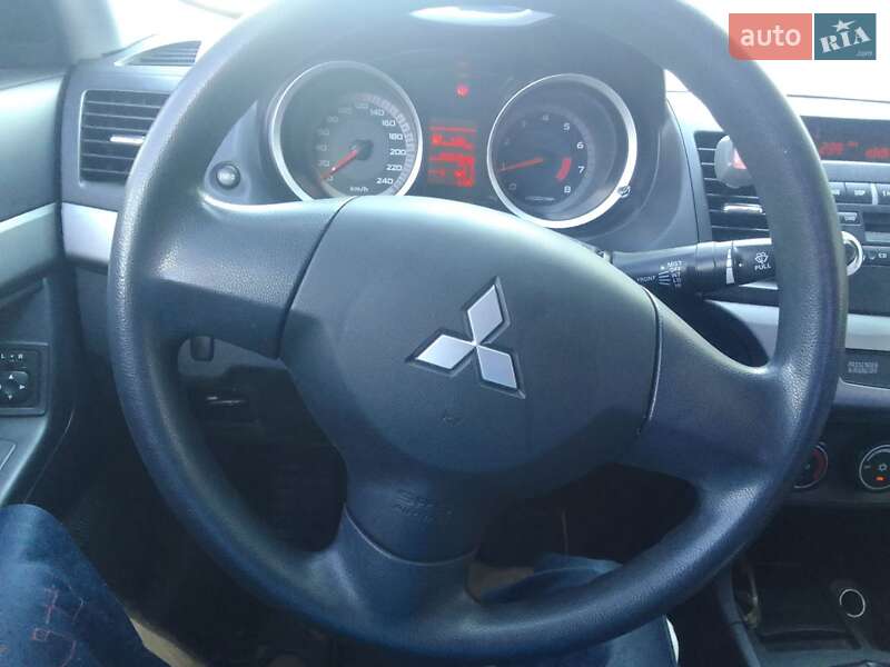 Седан Mitsubishi Lancer 2008 в Одессе