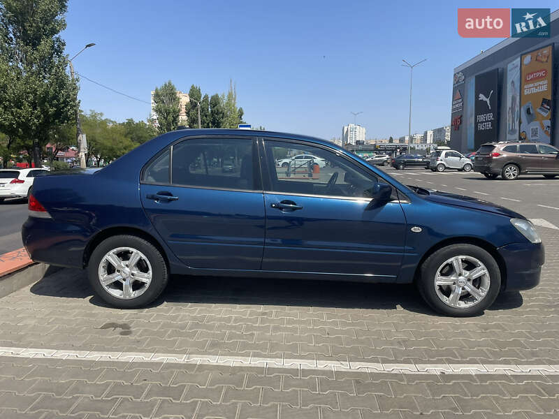 Седан Mitsubishi Lancer 2004 в Одессе