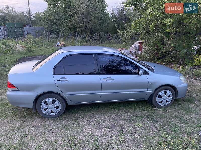 Седан Mitsubishi Lancer 2003 в Харькове