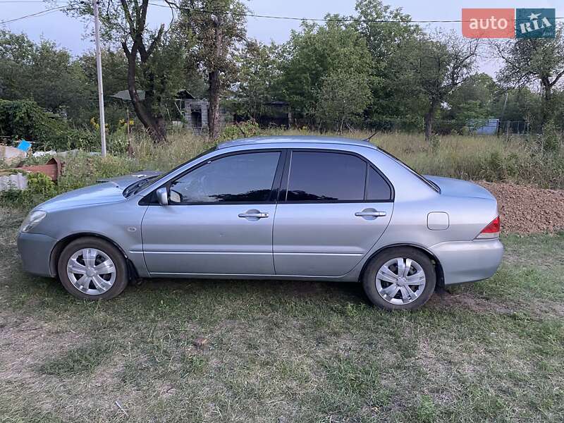 Седан Mitsubishi Lancer 2003 в Харькове