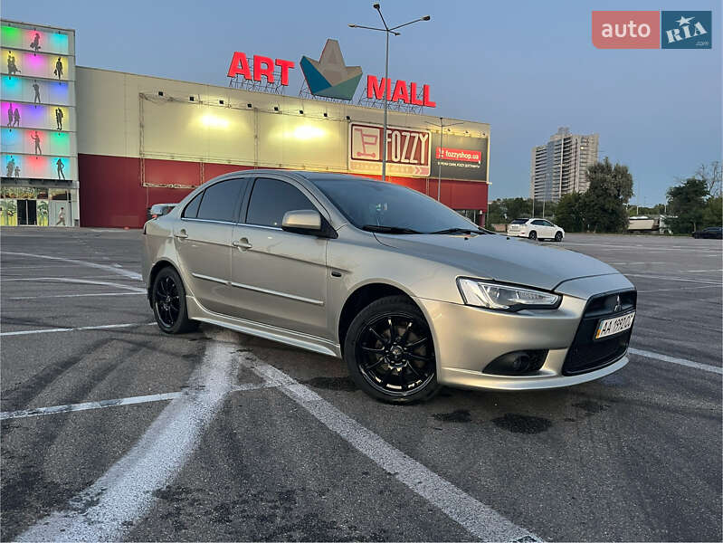 Седан Mitsubishi Lancer 2008 в Киеве