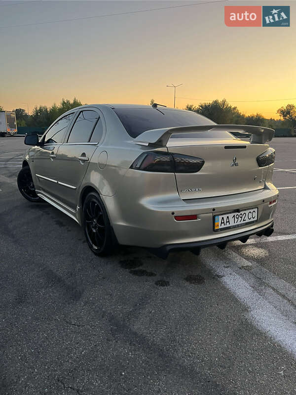 Седан Mitsubishi Lancer 2008 в Киеве