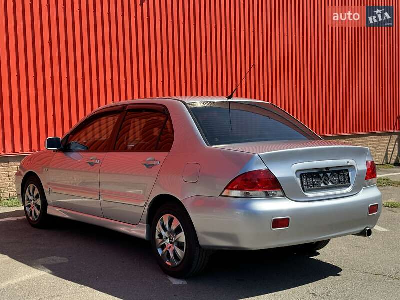 Седан Mitsubishi Lancer 2006 в Одессе