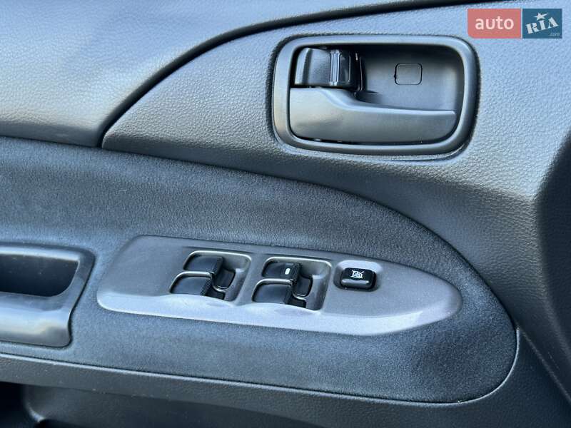 Седан Mitsubishi Lancer 2006 в Одессе