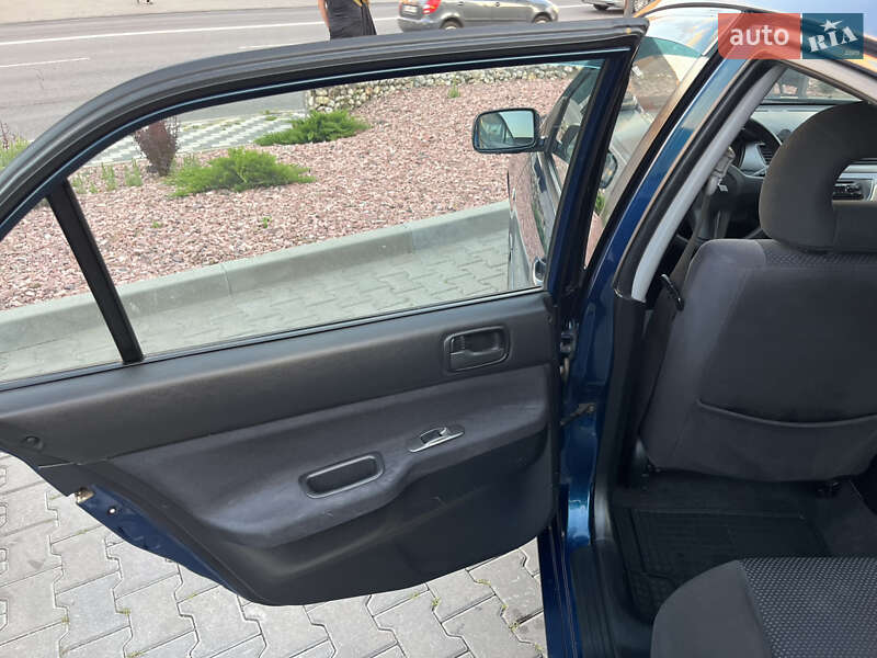 Седан Mitsubishi Lancer 2006 в Вишневом